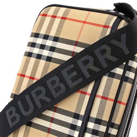 borsa tipo burberry|Burberry signatures for men.